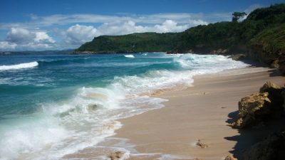 Pantai Pacar Tulungagung – Daya Tarik, Lokasi, Tiket Masuk, dan Penginapan