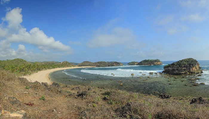 Pantai watu karung