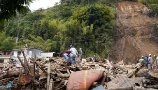 Jalan Tertutup Akibat Longsor di Tana Toraja, Aktivitas Lumpuh