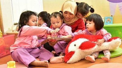 Gaji Guru PAUD dari Desa Sampai UMR? Begini Datanya
