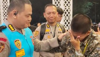Kisah Inspiratif Pemuda SulSel Pengangkut Gula Lulus Jadi Polisi