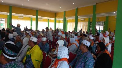 Kloter 36 Tiba di Makassar Dapat Sambutan Hangat