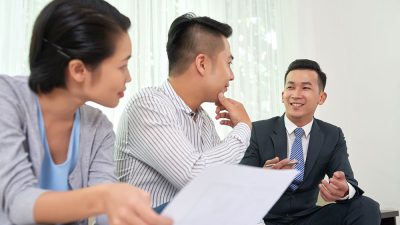 Agen Asuransi: Tugas, Gaji, dan Prospeknya di Masa Depan