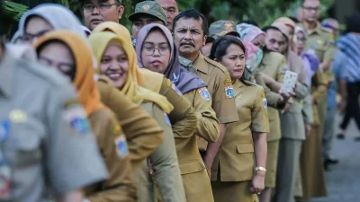Gaji PNS Naik 2025