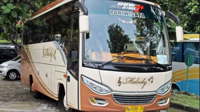 sewa bus pariwisata
