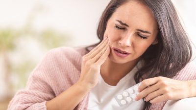 6 Rekomendasi Obat Gusi Bengkak Apotik yang Ampuh dan Aman