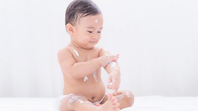 Menyehatkan kulit Bayi