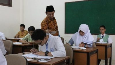 Alhamdulillah, Tunjangan Guru Madrasah Naik! Ini Kata Kemenag