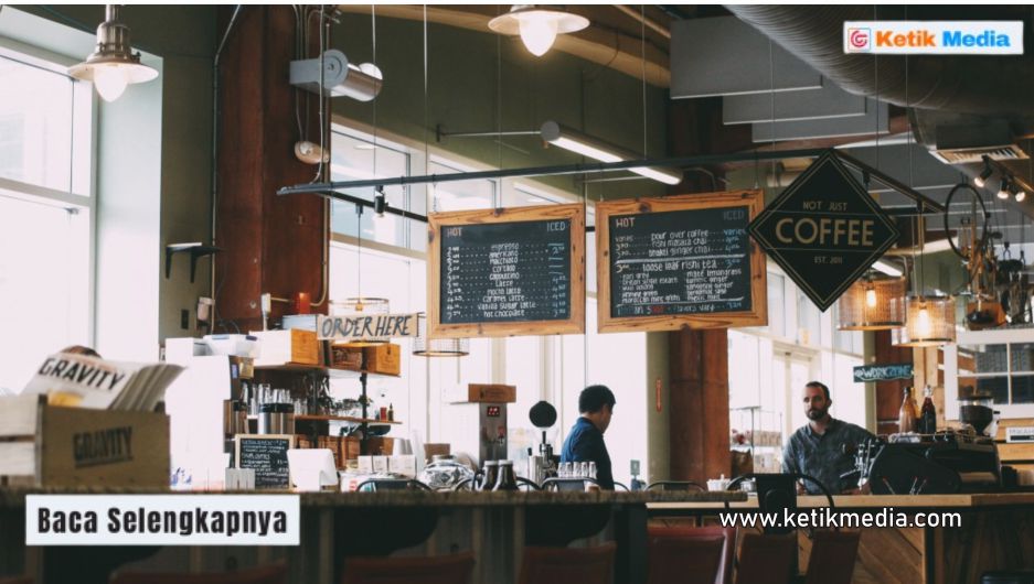 perbedaan bar dan cafe