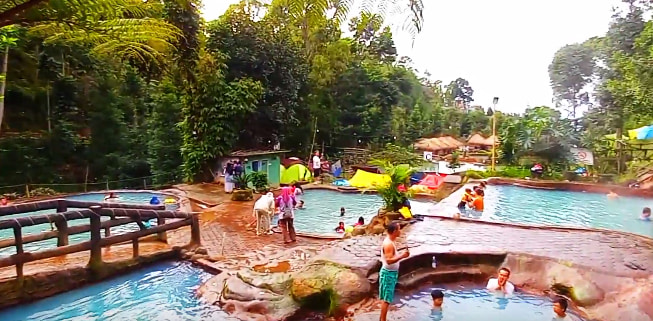Curug Cipanas Daya Tarik, HTM, Lokasi & Fasilitas