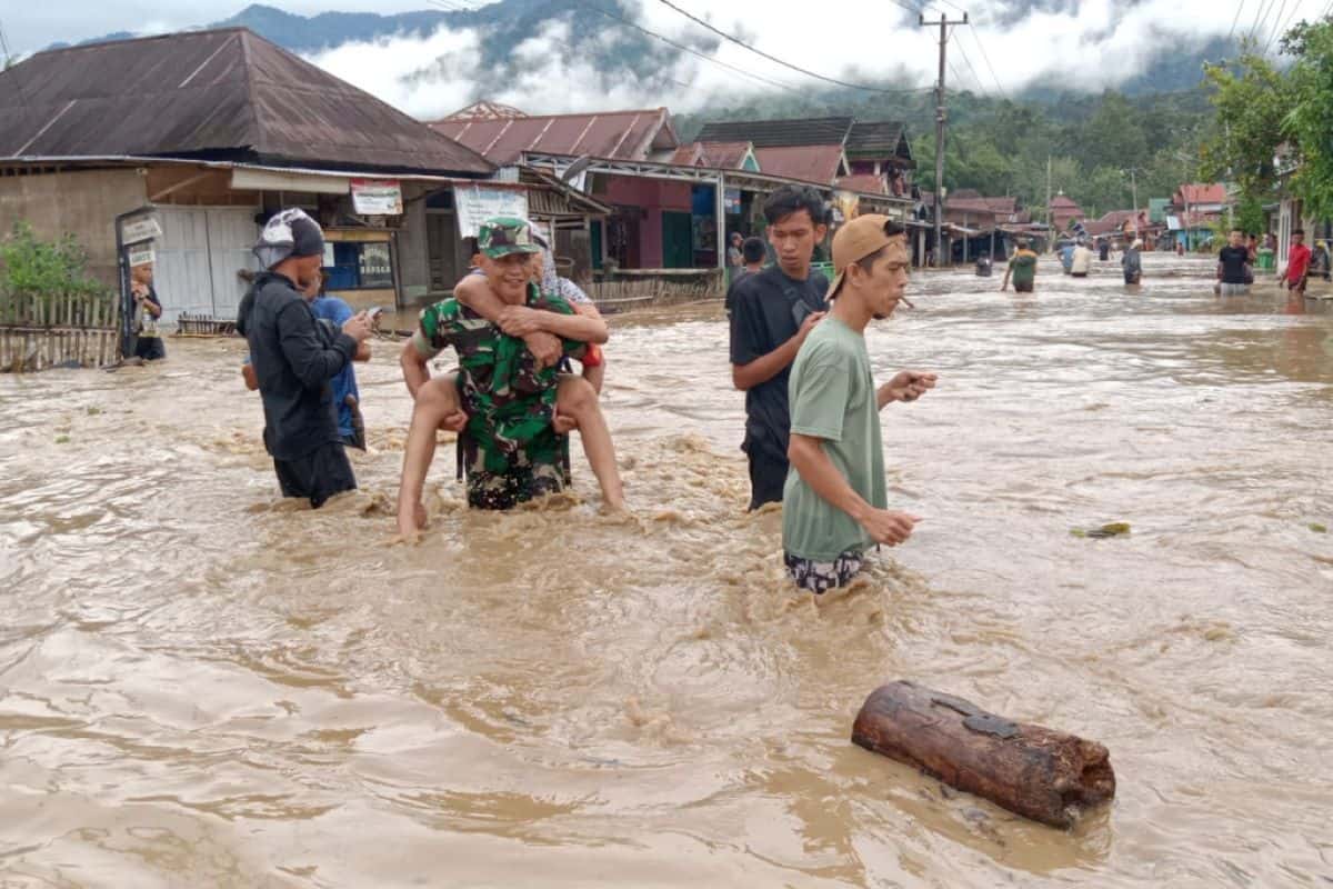Tips Aman Saat Terjadi Musibah Banjir