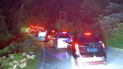 Truk Mogok, Jalan Poros Maros-Bone Macet Parah