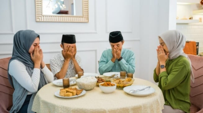 tips cegah dehidrasi saat puasa