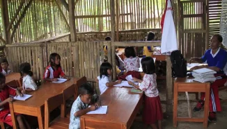 Mirisnya Kesejahteraan Guru: 55,8% Kerja Sambilan, Dapatnya 500 Ribu per Bulan!