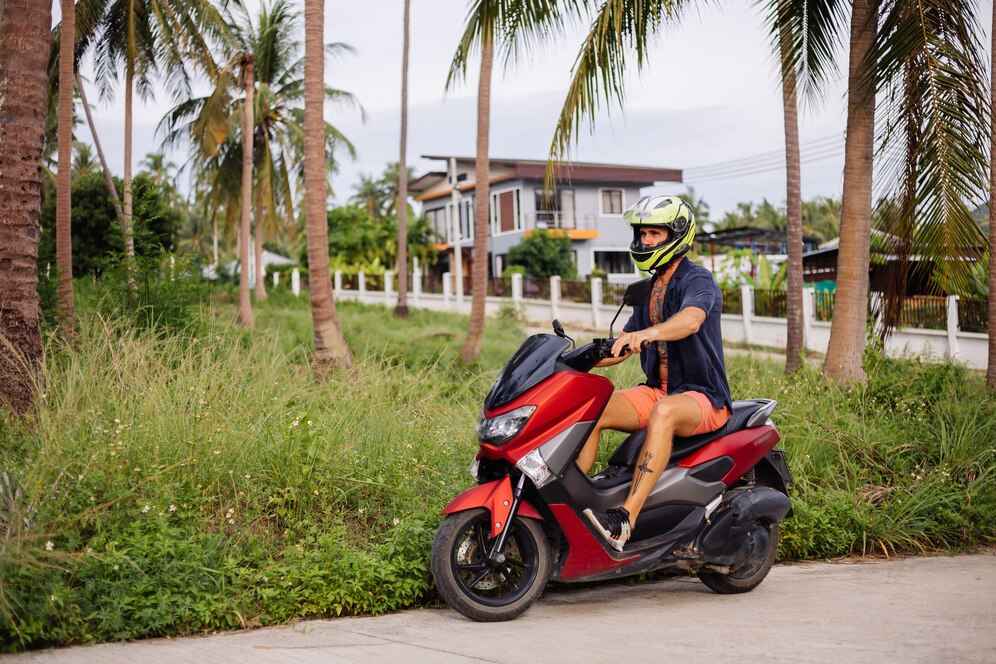 Cara Membawa Motor Agar Tidak Kaku