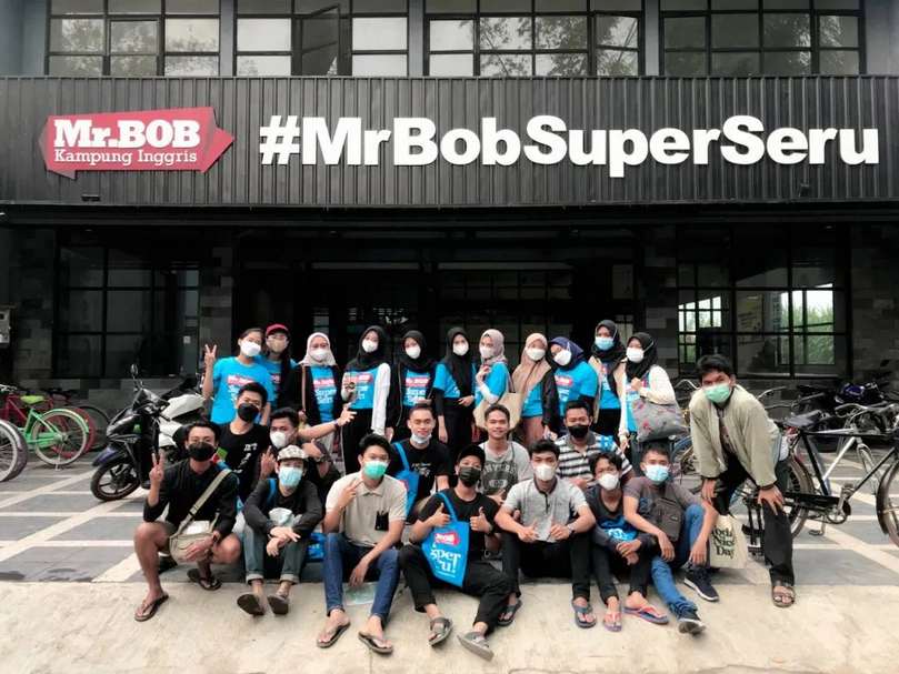 Mr. Bob English School