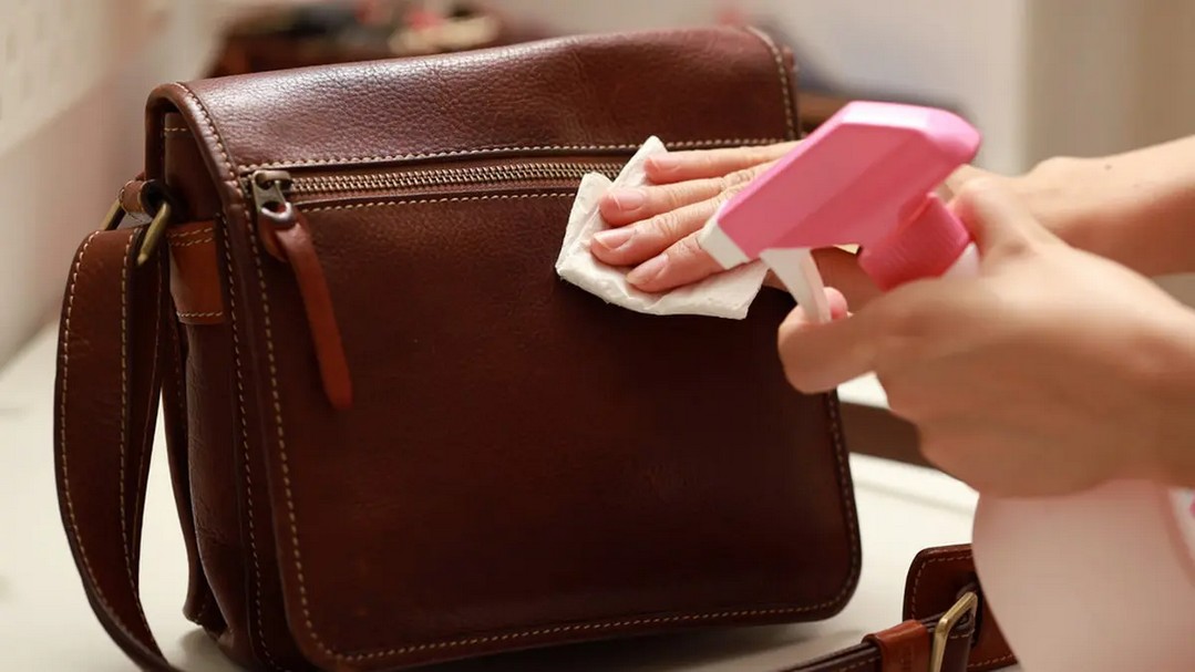 Cara Membersihkan Tas Kulit yang Kusam dan Mengilapkannya