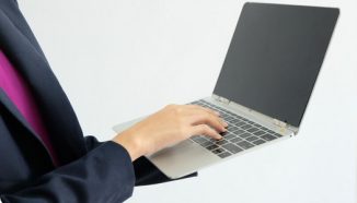 Merk Laptop Ringan Dibawah 1 Kg, Body Tipis Desain Stylish!