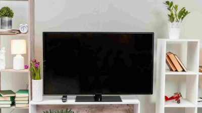 TV 70 Inch Berapa Cm? Ketahui Ukurannya Agar Nonton Lebih Lega!