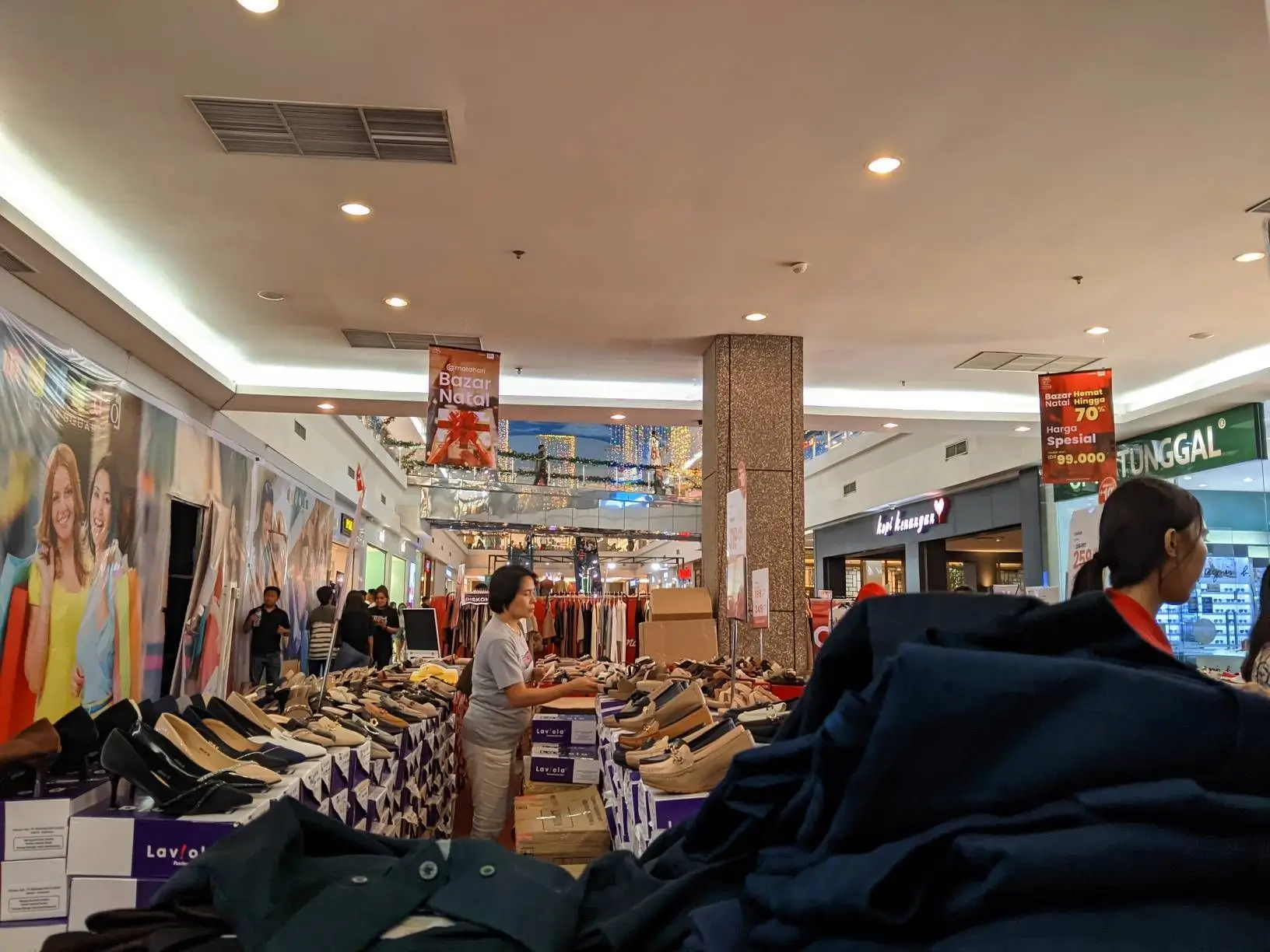 Apakah HP Samsung A05s ada Kamera 0,5?