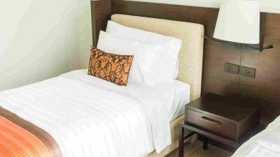 Pilihan Hotel Dekat Bandara Juanda Terminal 1 untuk Transit