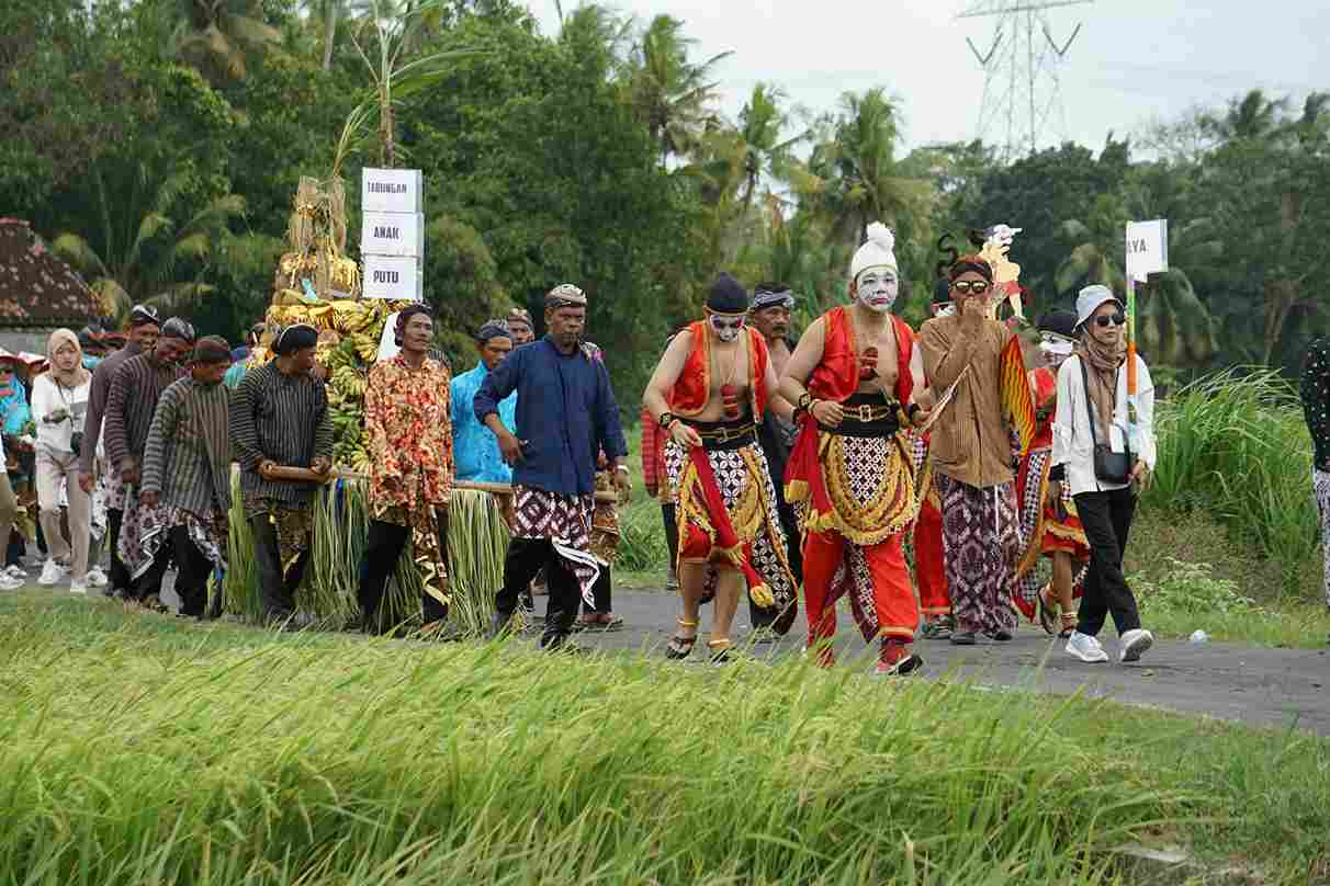 Upacara Adat Jawa, Ada Ruwatan Hingga Larung Sesaji