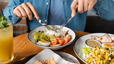 Menu Makan Siang Orang Indonesia Sehari-Hari yang Sederhana