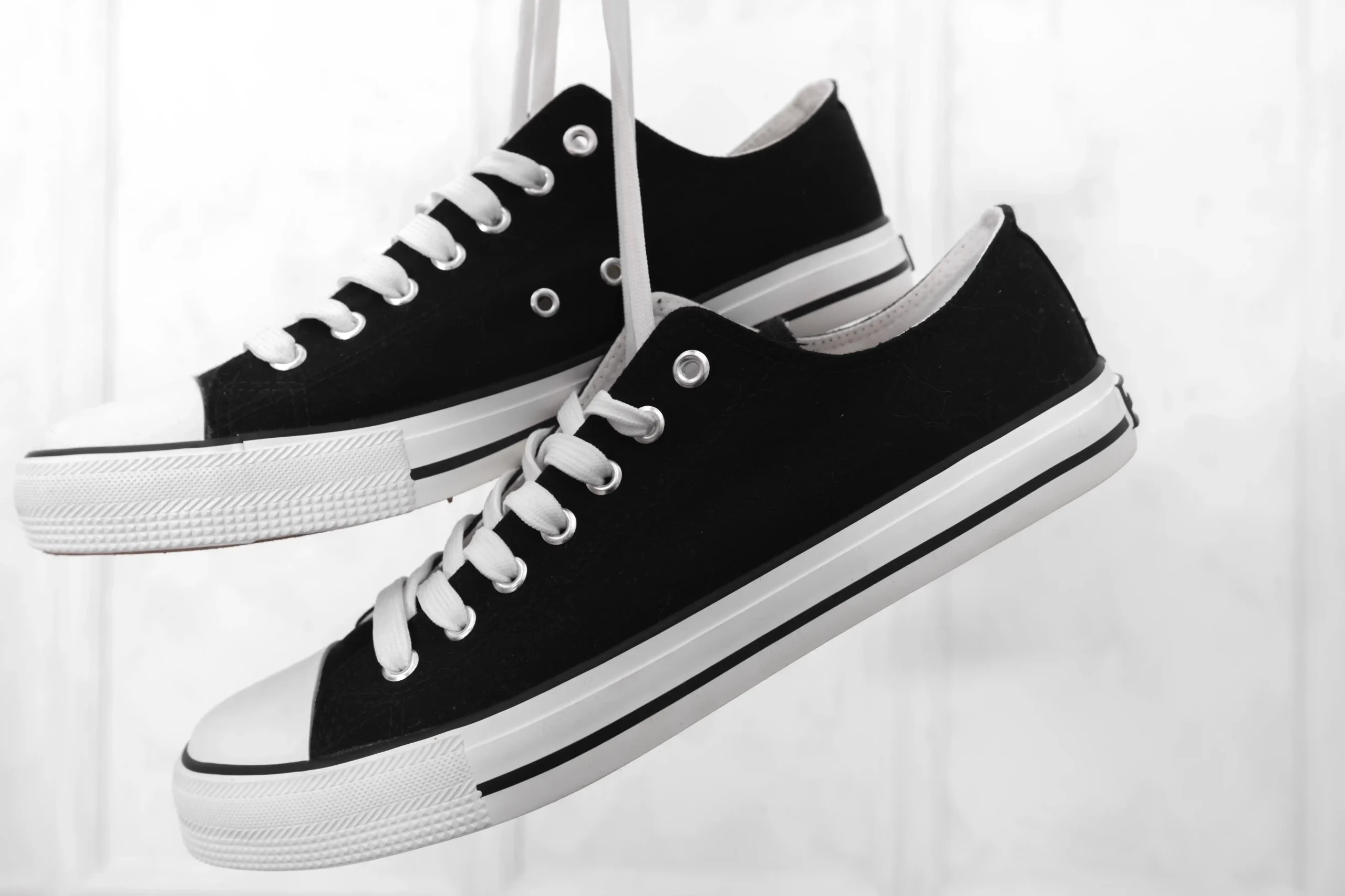 Reparasi Sepatu Converse yang Sobek dan Ganti Outsole