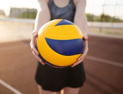 Sebutkan Teknik Dasar Bola Voli dan Peraturan Terbarunya