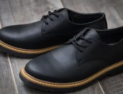Semir Sepatu Hitam Paling Bagus, Jangan Asal Pilih!