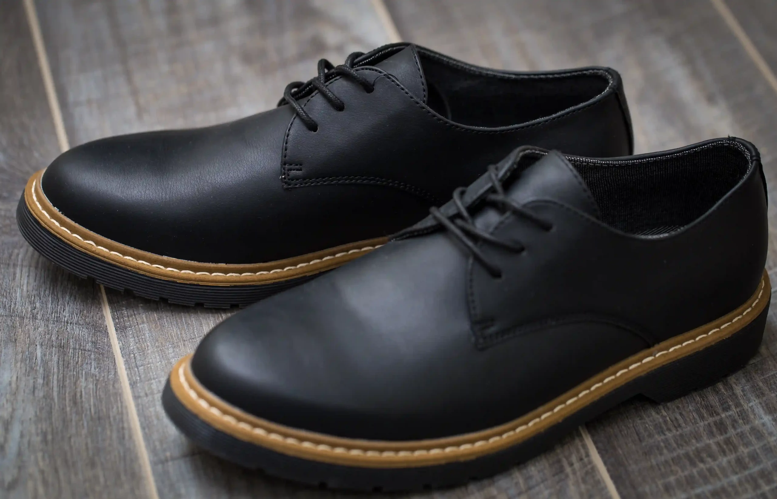 Semir Sepatu Hitam Paling Bagus, Jangan Asal Pilih!
