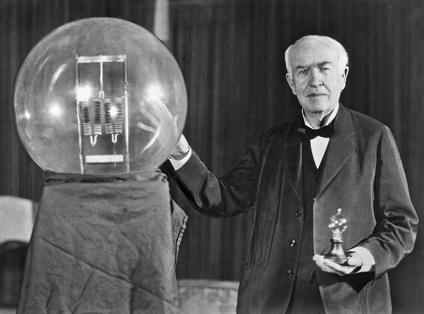 Siapa Penemu Bola Lampu? Benarkah Hanya Thomas Alva Edison?