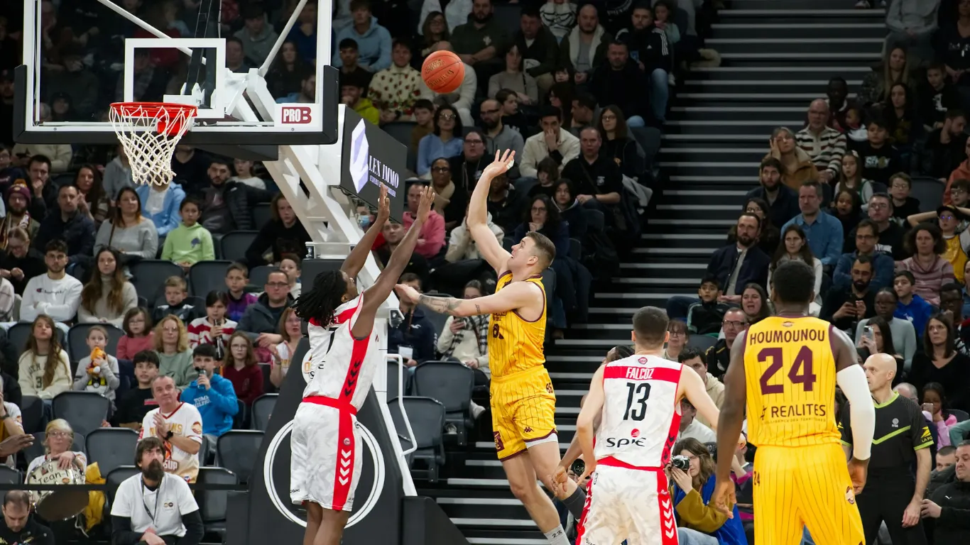 Berapa Jumlah Pemain Bola Basket? Cek Aturan dan Posisinya