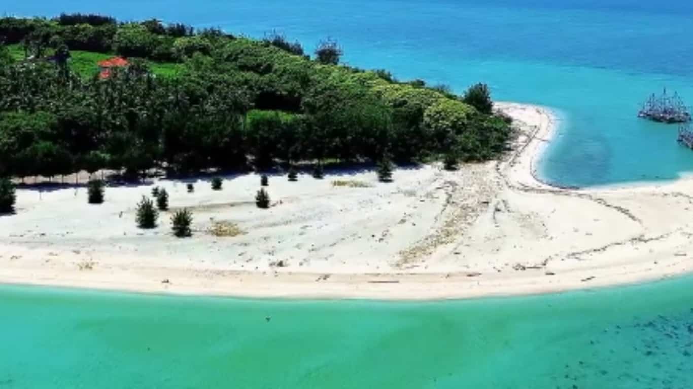 8 Pantai di Sumenep Tercantik, Gili Labak Hingga Ropet