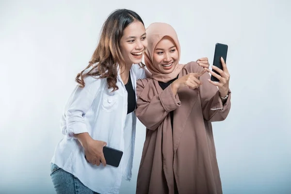 Rekomendasi Terbaik Aplikasi Jual Pulsa dan Token Listrik Termurah