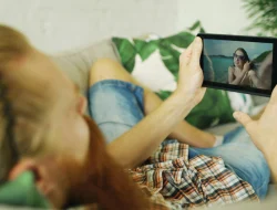 5 Cara Nonton TV di HP Tanpa Aplikasi, Gratis dan Lengkap!