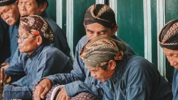 100 Kosa Kata Bahasa Jawa Sehari-hari Lengkap dengan Artinya