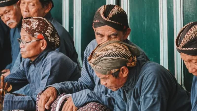 100 Kosa Kata Bahasa Jawa Sehari-hari Lengkap dengan Artinya