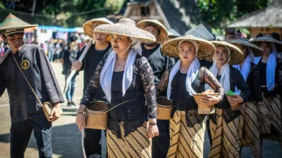 100 Kosa Kata Bahasa Sunda Dasar untuk Pemula, Paling Mudah!