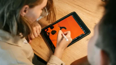 12 Aplikasi untuk Menggambar di HP Terbaik 2026, Gratis!