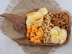 10 Ide Jualan Makanan Kering Tahan Lama yang Laris Manis